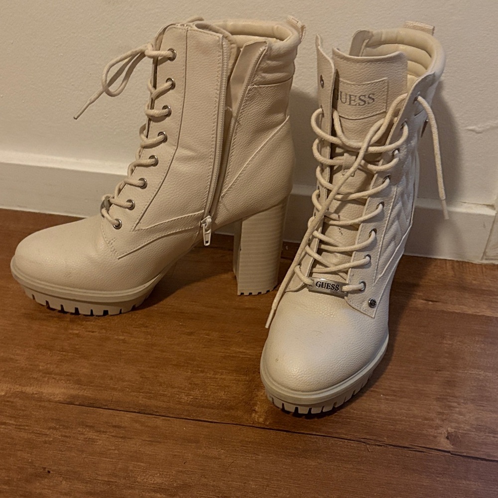 GUESS Cream Lace-Up Chunky Heel Boots